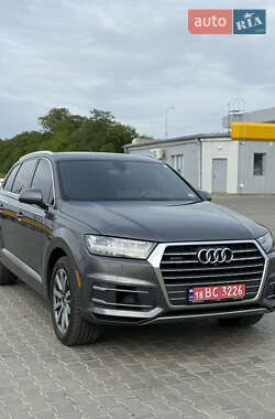 Внедорожник / Кроссовер Audi Q7 2018 в 