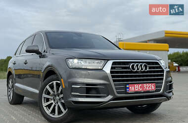 Внедорожник / Кроссовер Audi Q7 2018 в 