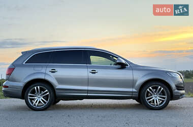 Внедорожник / Кроссовер Audi Q7 2010 в 