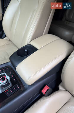 Внедорожник / Кроссовер Audi Q7 2010 в 