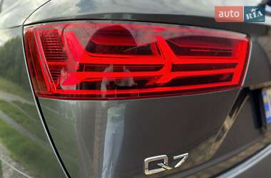 Внедорожник / Кроссовер Audi Q7 2018 в 