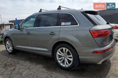 Позашляховик / Кросовер Audi Q7 2017 в 