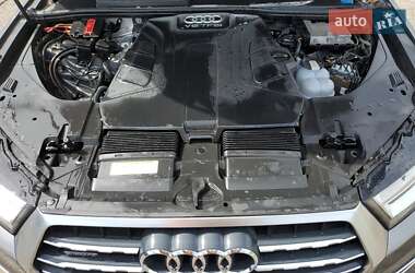 Позашляховик / Кросовер Audi Q7 2017 в 