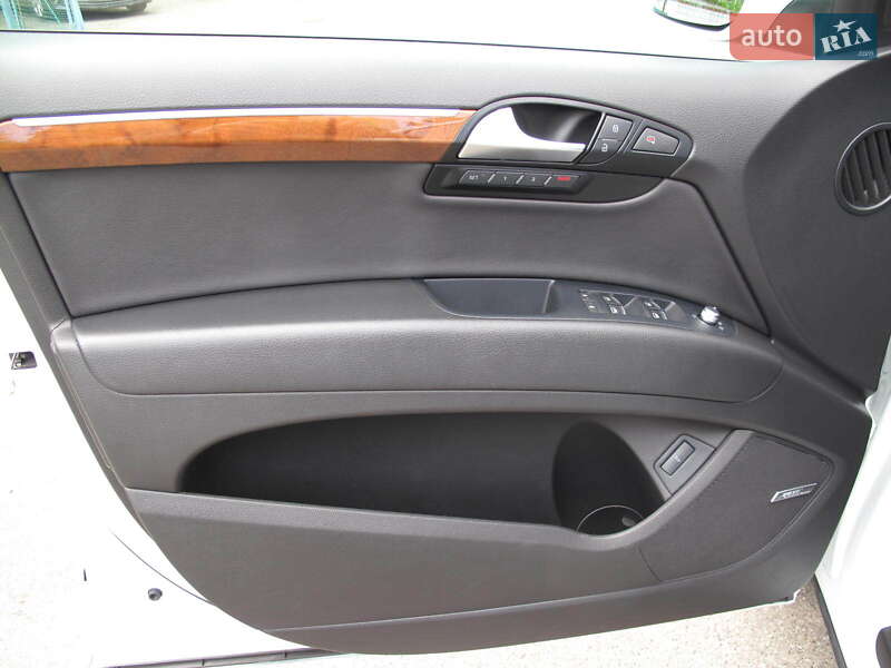 Внедорожник / Кроссовер Audi Q7 2014 в Киеве