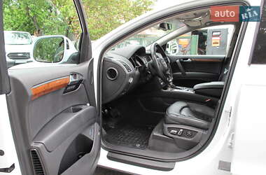 Внедорожник / Кроссовер Audi Q7 2014 в 