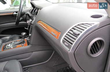 Внедорожник / Кроссовер Audi Q7 2014 в 