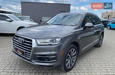 Внедорожник / Кроссовер Audi Q7 2016 в 