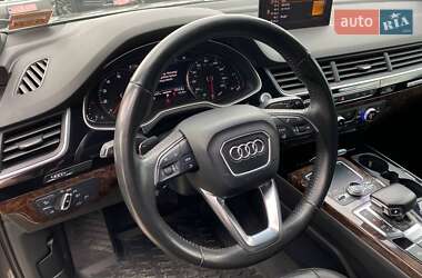 Внедорожник / Кроссовер Audi Q7 2016 в 