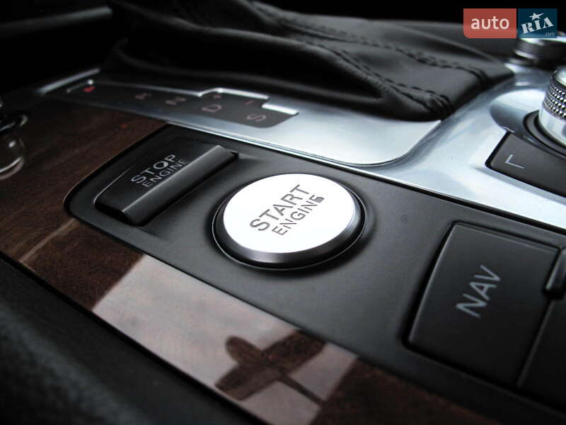 Позашляховик / Кросовер Audi Q7 2014 в Києві