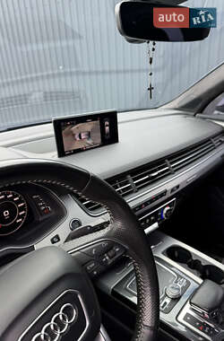 Внедорожник / Кроссовер Audi Q7 2017 в 