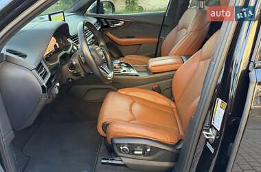 Позашляховик / Кросовер Audi Q7 2019 в 