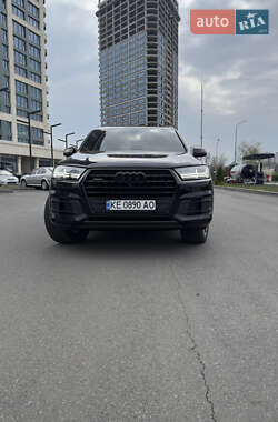 Внедорожник / Кроссовер Audi Q7 2019 в 