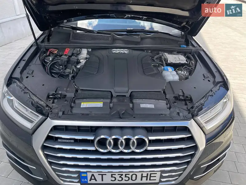 Внедорожник / Кроссовер Audi Q7 2015 в 