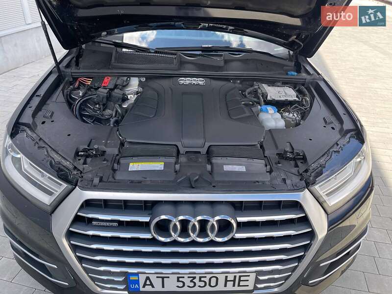 Внедорожник / Кроссовер Audi Q7 2015 в Киеве
