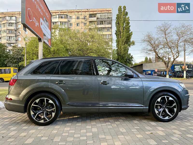 Позашляховик / Кросовер Audi Q7 2018 в Одесі