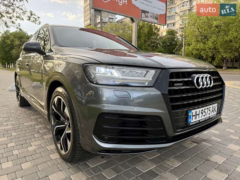 Позашляховик / Кросовер Audi Q7 2018 в Одесі
