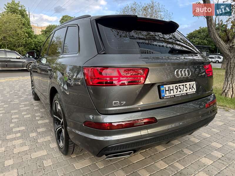 Позашляховик / Кросовер Audi Q7 2018 в Одесі