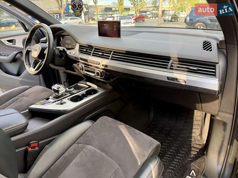 Позашляховик / Кросовер Audi Q7 2018 в Одесі