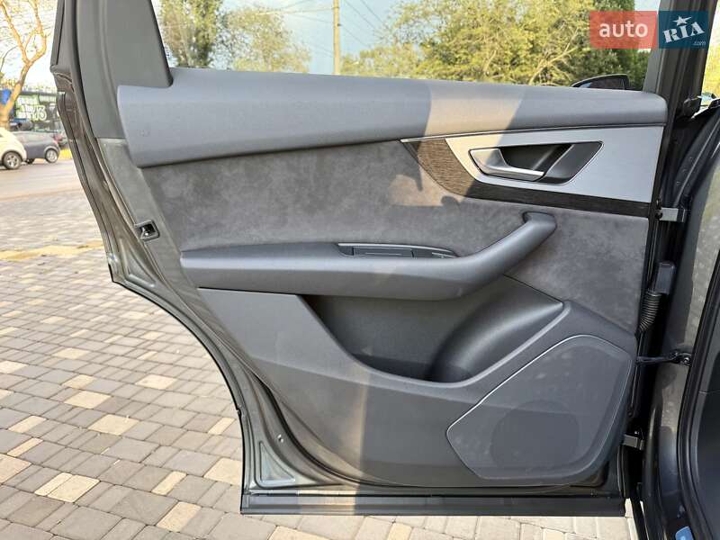 Позашляховик / Кросовер Audi Q7 2018 в Одесі