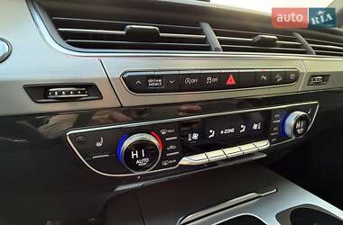 Позашляховик / Кросовер Audi Q7 2018 в 