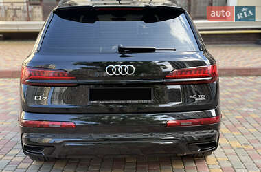 Внедорожник / Кроссовер Audi Q7 2022 в 