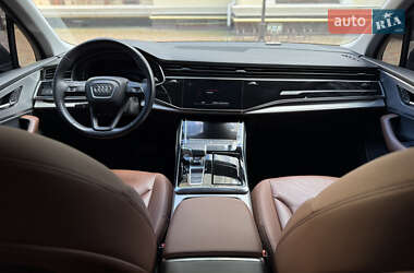 Внедорожник / Кроссовер Audi Q7 2022 в 
