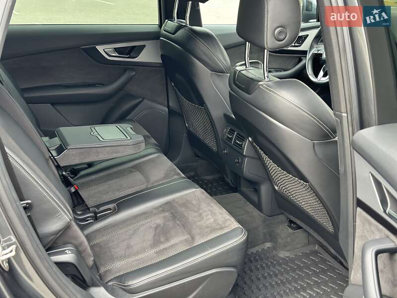Внедорожник / Кроссовер Audi Q7 2018 в Буче