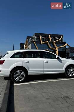 Внедорожник / Кроссовер Audi Q7 2011 в 