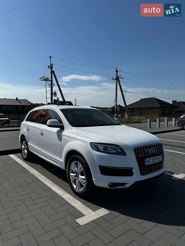 Внедорожник / Кроссовер Audi Q7 2011 в 