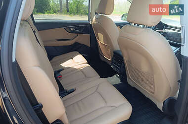 Позашляховик / Кросовер Audi Q7 2020 в 