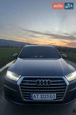 Позашляховик / Кросовер Audi Q7 2017 в 