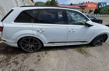 Внедорожник / Кроссовер Audi Q7 2021 в 