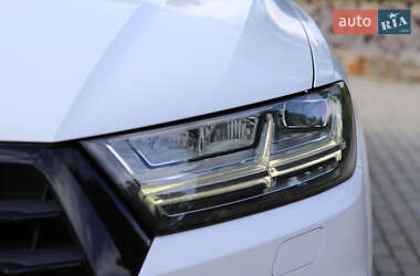 Внедорожник / Кроссовер Audi Q7 2016 в 
