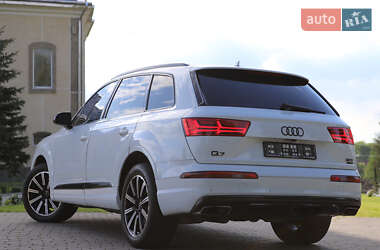 Внедорожник / Кроссовер Audi Q7 2016 в 
