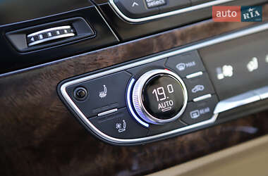 Внедорожник / Кроссовер Audi Q7 2016 в 