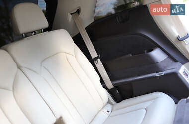 Внедорожник / Кроссовер Audi Q7 2016 в 