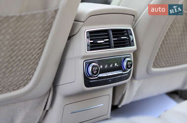 Внедорожник / Кроссовер Audi Q7 2016 в 