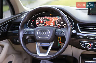 Внедорожник / Кроссовер Audi Q7 2016 в 