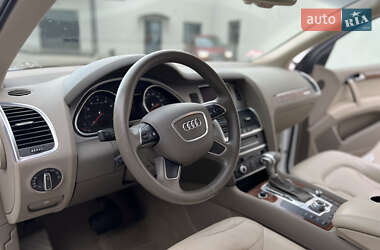 Внедорожник / Кроссовер Audi Q7 2015 в 