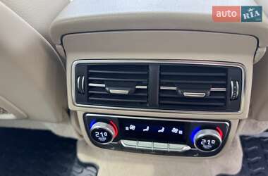Внедорожник / Кроссовер Audi Q7 2016 в 