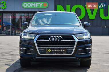 Внедорожник / Кроссовер Audi Q7 2016 в 