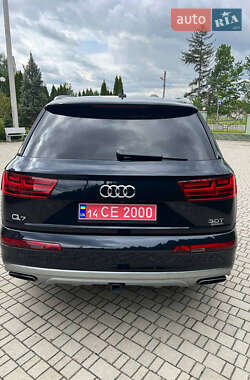 Позашляховик / Кросовер Audi Q7 2018 в 
