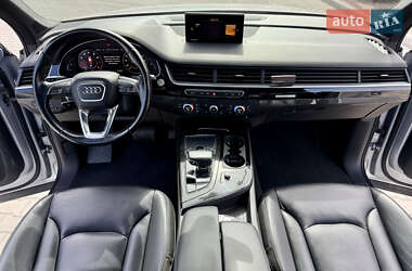 Внедорожник / Кроссовер Audi Q7 2017 в 