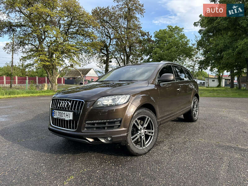 Позашляховик / Кросовер Audi Q7 2013 в Гадячі