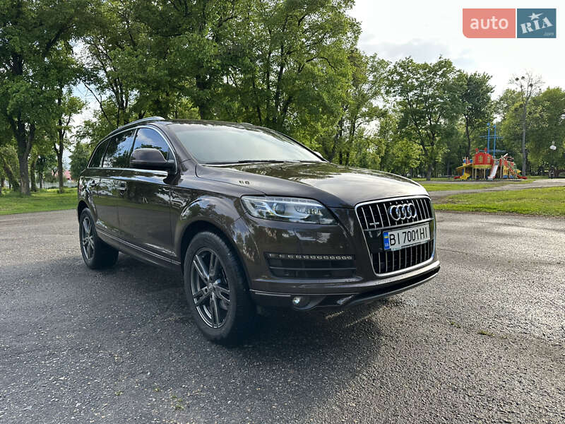 Позашляховик / Кросовер Audi Q7 2013 в Гадячі
