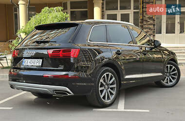 Внедорожник / Кроссовер Audi Q7 2016 в 