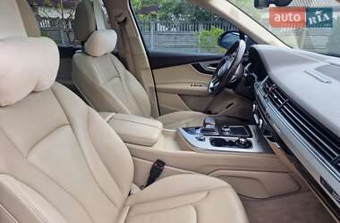 Внедорожник / Кроссовер Audi Q7 2017 в 