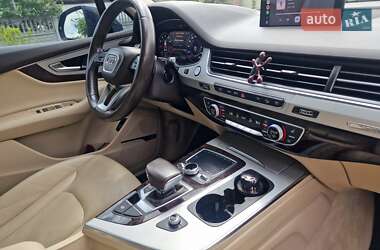Внедорожник / Кроссовер Audi Q7 2017 в 