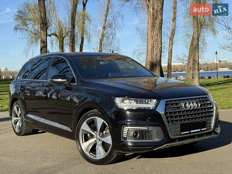 Внедорожник / Кроссовер Audi Q7 2017 в Киеве