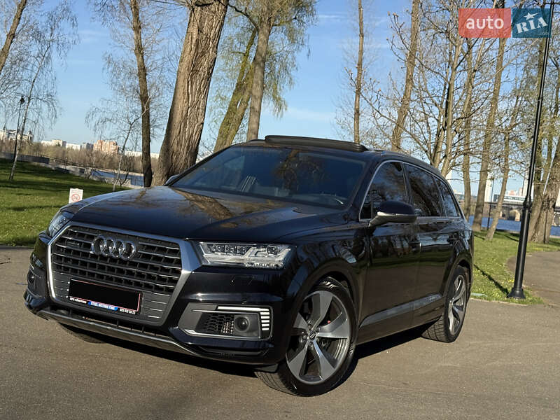 Внедорожник / Кроссовер Audi Q7 2017 в Киеве